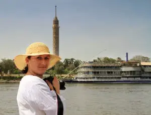 Dress for hot weather when fall begins in Egypt, but it will start cooling down towards end of October