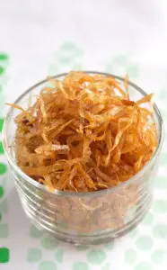 Fried browned Crispy Onion SLices is used as Kushari Topping